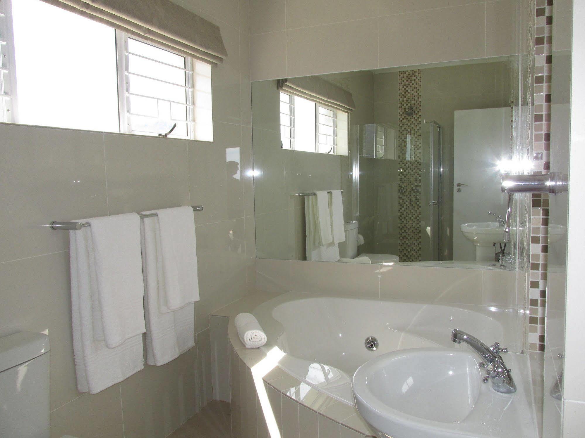 Belle Mer Guest House Pringle Bay Exterior photo